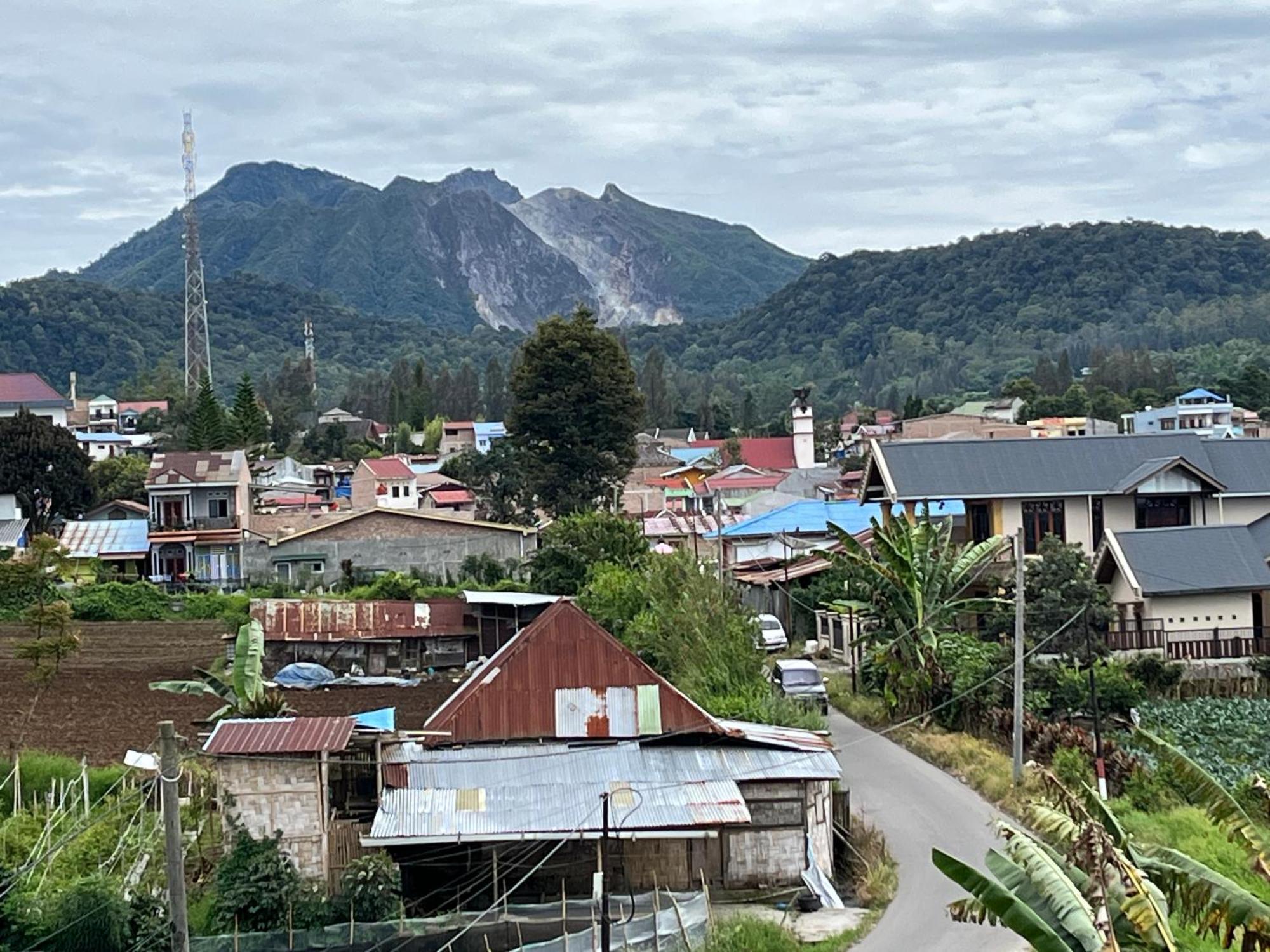 Sapo Rumbia Villa Berastagi Luaran gambar